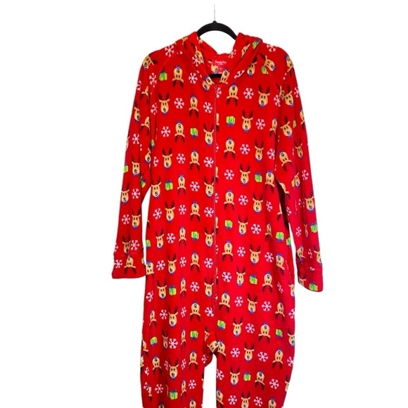 MACY'S Women's M CHRISTMAS HOLIDAY 1 PIECE FLEECE FOOTED PAJAMAS PHOTO Reindeer - Picture 4 of 13